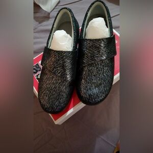 Alegria Navy Shoes, Women’s Size 8